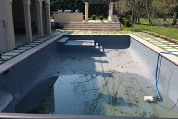 Swimming Pool Cleaning Ellicott City MD