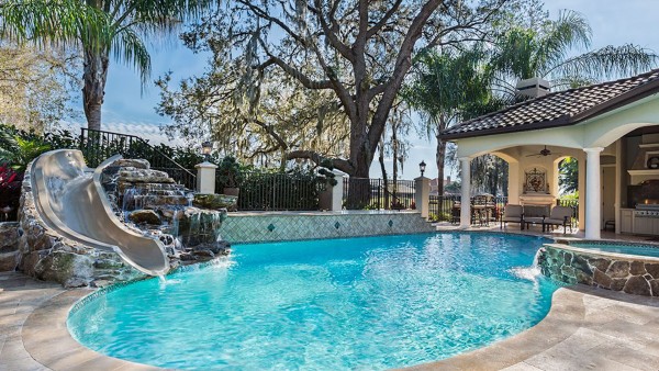 Residential Pool Cleaning Mountain View CA