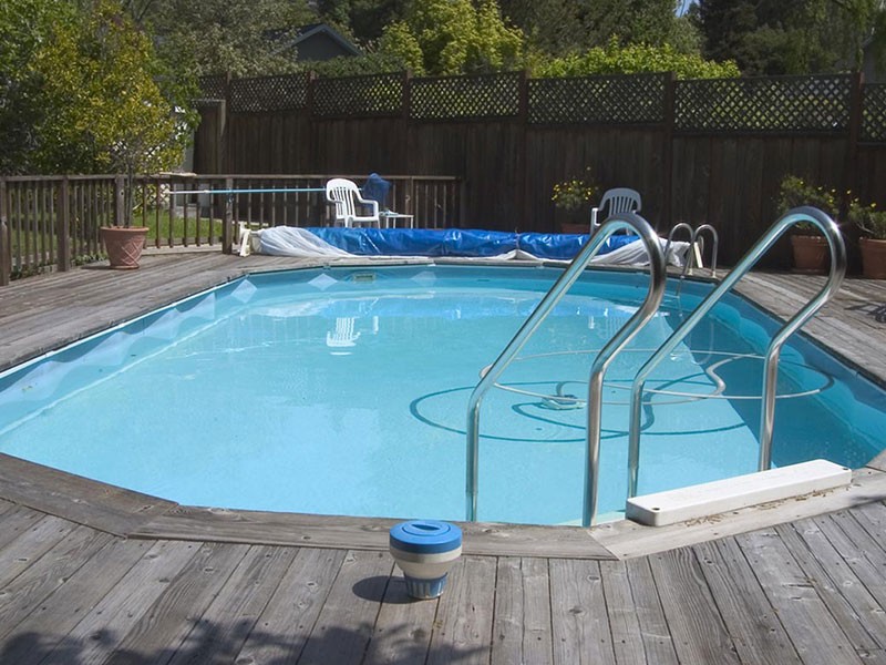 Residential Pool Cleaning Saratoga CA